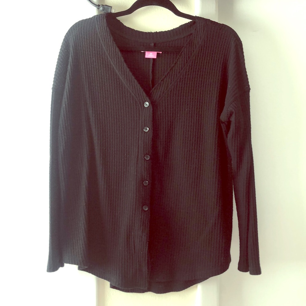 Waffle style long sleeve button up shirt.